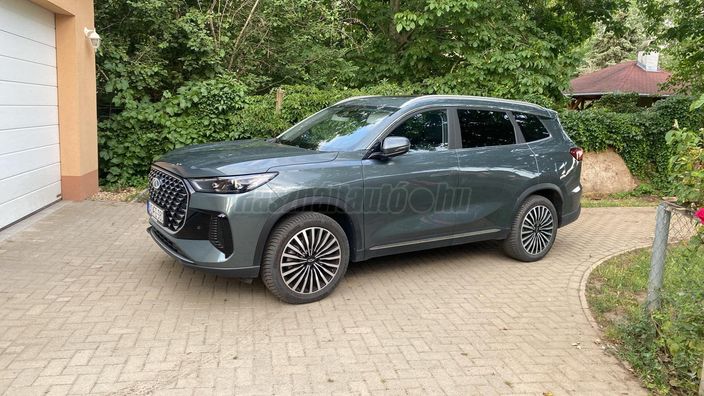CHERY TIGGO 8 1.6 T-DGI Luxury DCT [7 személy]