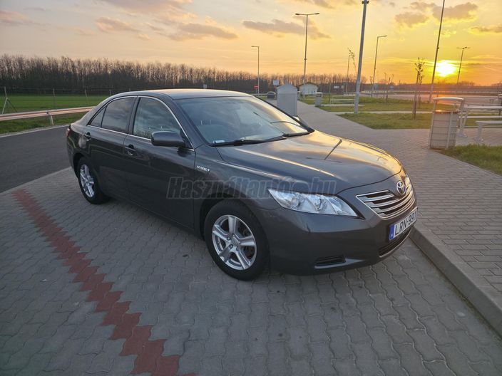 TOYOTA CAMRY 2.4 Hybrid (Automata)