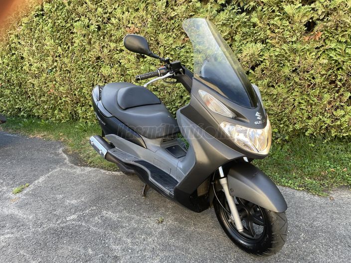 SUZUKI UH 125 BURGMAN