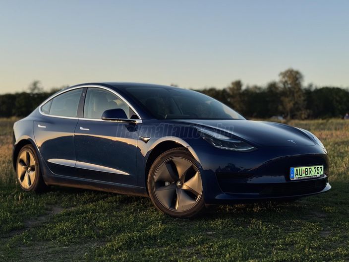 TESLA MODEL 3 Standard Range Plus Aut