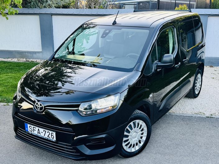 TOYOTA PROACE City Verso 1.5D Combi L1H1 MT5 [7 személy]