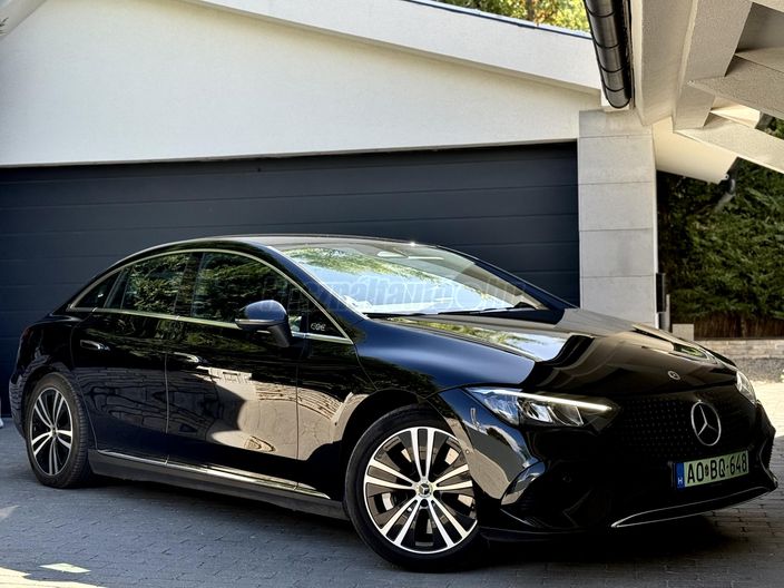 MERCEDES-BENZ EQE 300