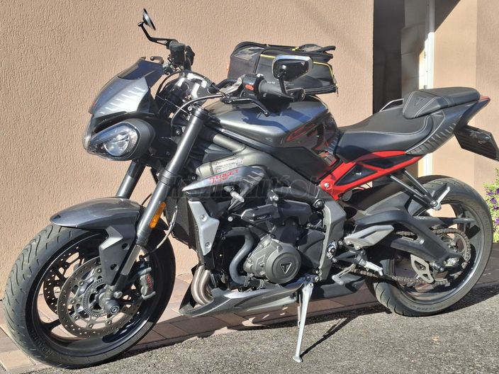 TRIUMPH STREET TRIPLE