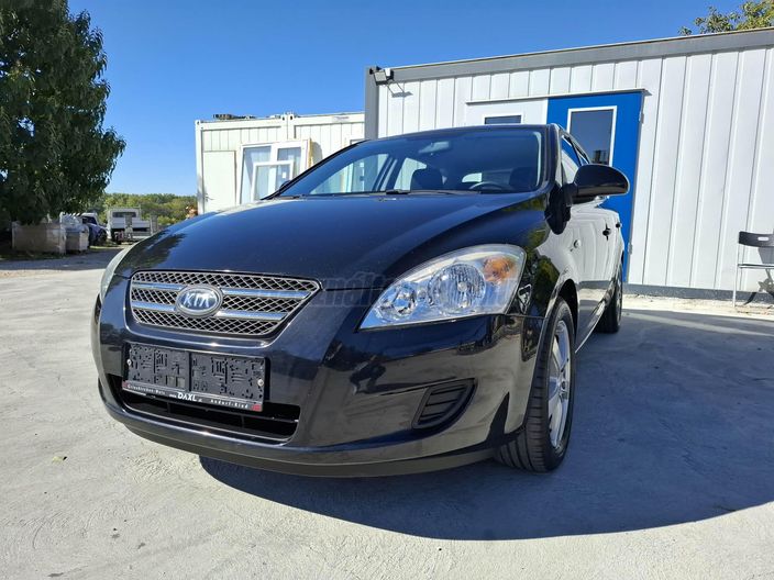 KIA CEE'D 1.4 EX