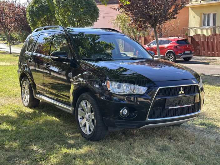 MITSUBISHI OUTLANDER 2.2 DI-D Instyle Navi 4WD