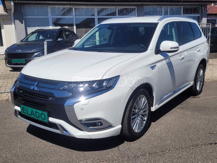 MITSUBISHI OUTLANDER 2.4 PHEV Instyle Premium 4WD CVT