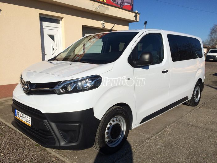 TOYOTA PROACE 2.0 D-4D Combi Professional L1H1