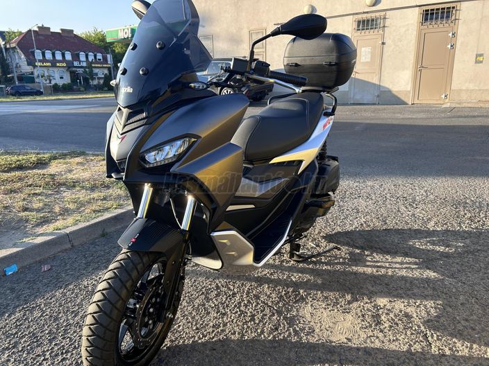 APRILIA SR GT 125