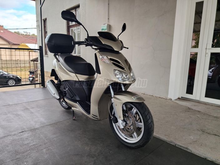APRILIA SPORT CITY CUBE 300