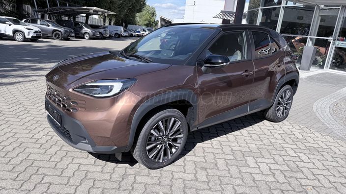 TOYOTA YARIS CROSS 1.5 Hybrid Executive bi-tone Tech AWD e-CVT