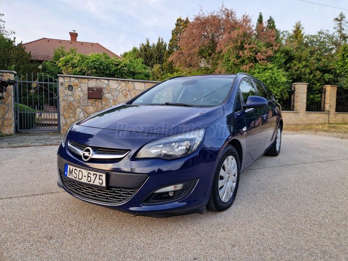 OPEL ASTRA J Sports Tourer 1.4 T Start-Stop Cosmo