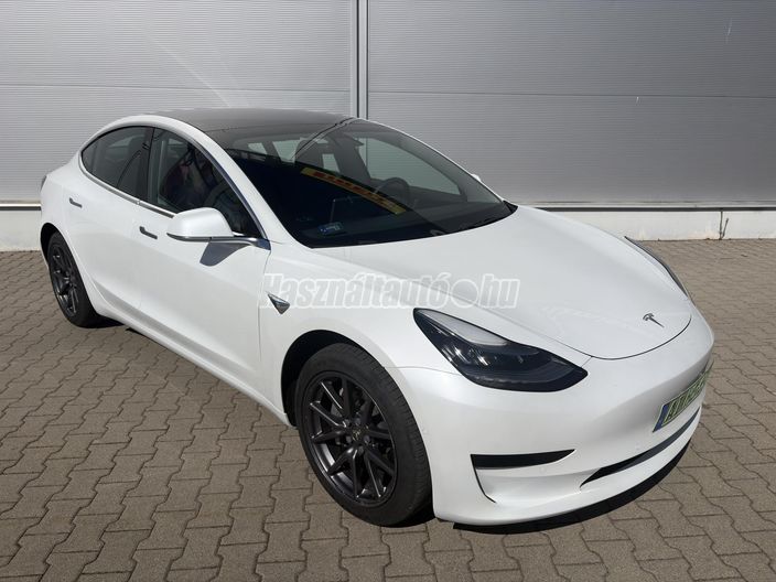 TESLA MODEL 3 Standard Range Plus Aut