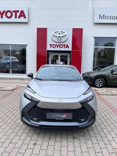 TOYOTA C-HR 1.8 Hybrid Style e-CVT Készletről!