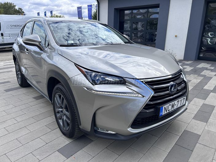 LEXUS NX 300h Comfort FWD CVT