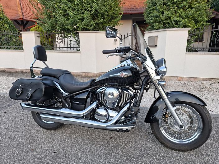KAWASAKI VN 900 CLASSIC