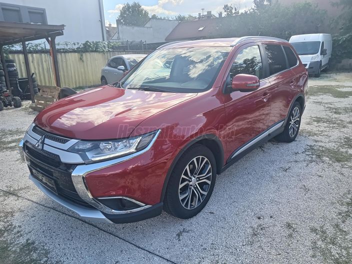 MITSUBISHI OUTLANDER 2.2 DI-D Instyle Navi 4WD (Automata)