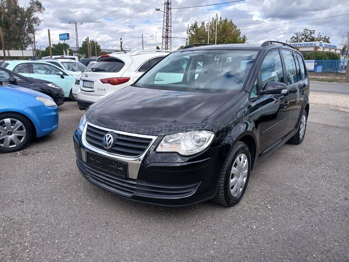 VOLKSWAGEN TOURAN 1.4 TSi Conceptline