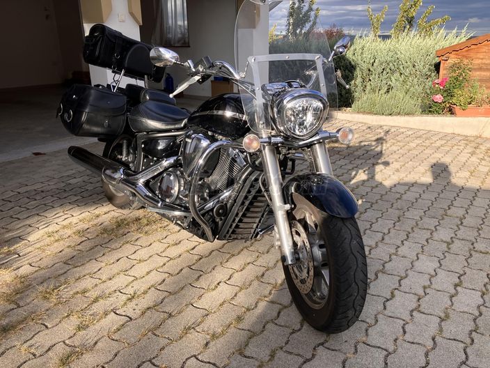 YAMAHA XVS 1300 A MIDNIGHT STAR