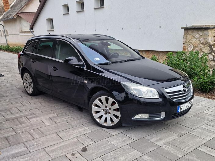 OPEL INSIGNIA Sports Tourer 2.0 T Sport AWD