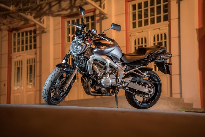 YAMAHA FZ6-N