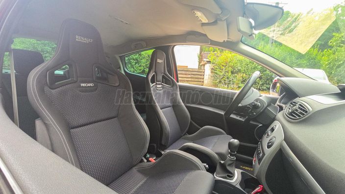 RENAULT CLIO 2.0 16V Sport