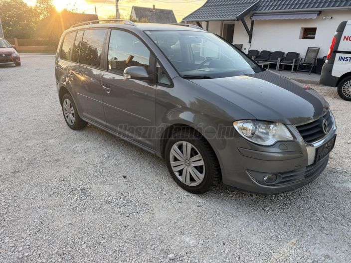 VOLKSWAGEN TOURAN 1.4 TSi Conceptline