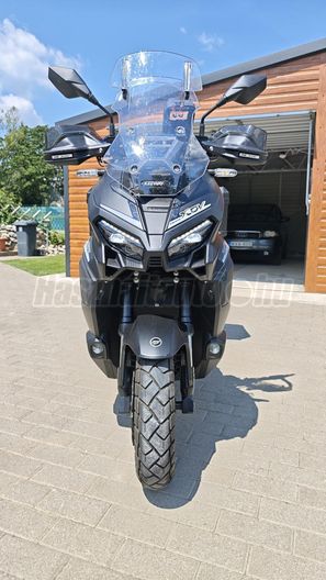KEEWAY VIESTE 300 XDV
