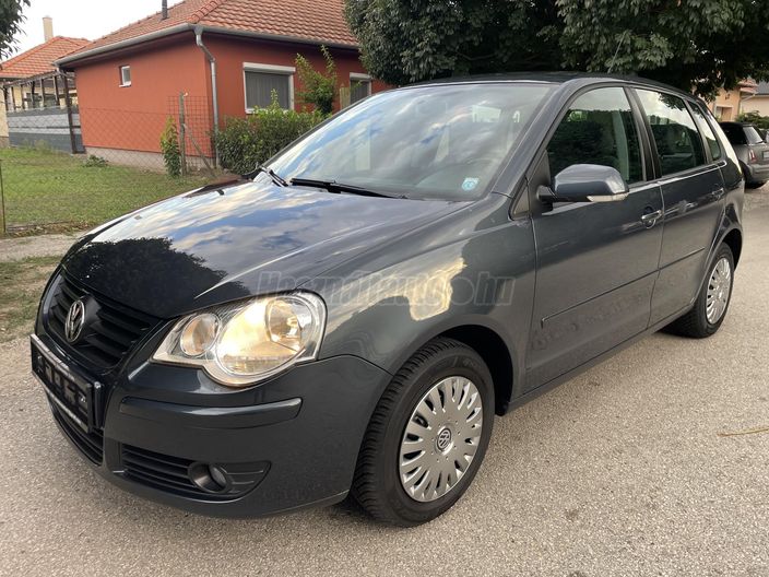 VOLKSWAGEN POLO 1.2 55 First Next