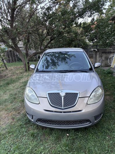 LANCIA YPSILON 1.4 16V Platino (Automata)