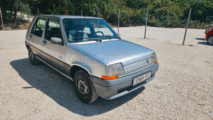 RENAULT R 5