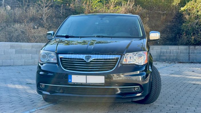 LANCIA VOYAGER 2.8 DS Platinum (Automata) (7 személyes )