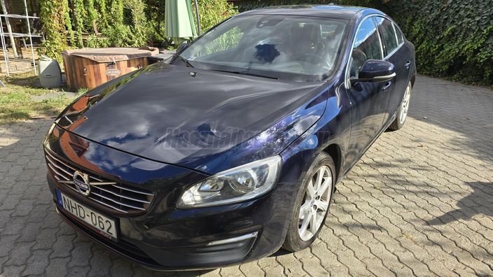 VOLVO S60 2.0 D [D4] Momentum Geartronic