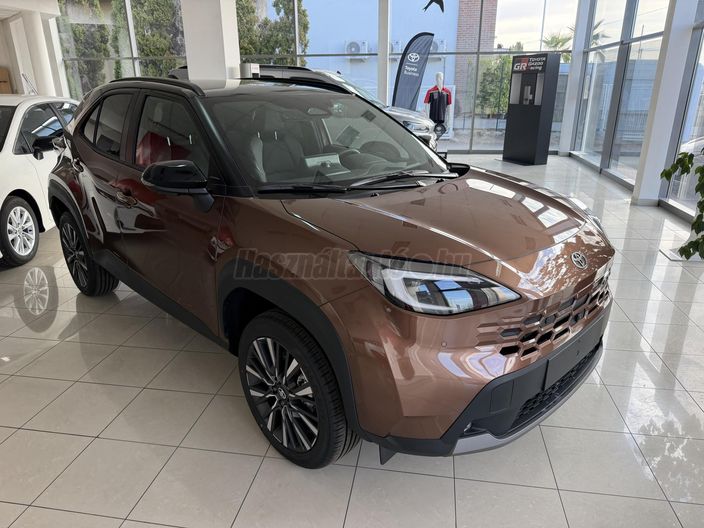 TOYOTA YARIS CROSS 1.5 Hybrid Executive bi-tone Tech AWD e-CVT