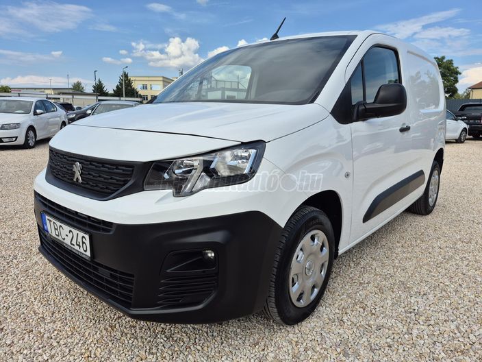 PEUGEOT PARTNER 1.5 BlueHDi 100 Premium L1 1000 (3 személyes )
