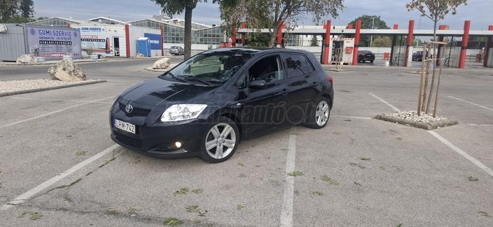 TOYOTA AURIS 2.0 D-4D Executive
