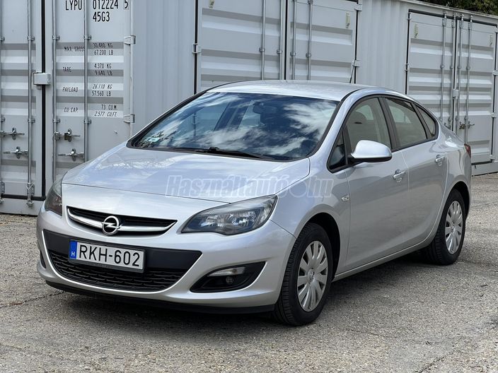 OPEL ASTRA J Sedan 1.4 T Enjoy
