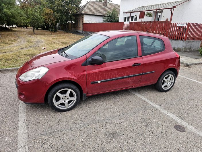 RENAULT CLIO 1.2 16V Advantage