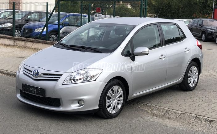 TOYOTA AURIS 1.6 Sol
