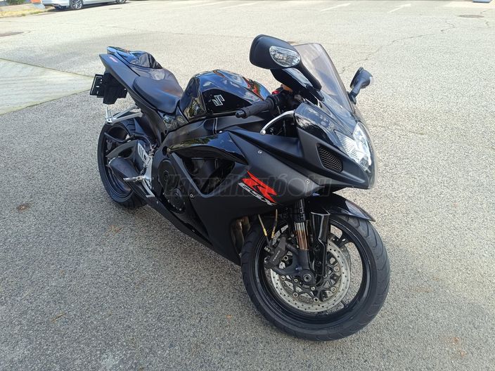 SUZUKI GSX-R 750