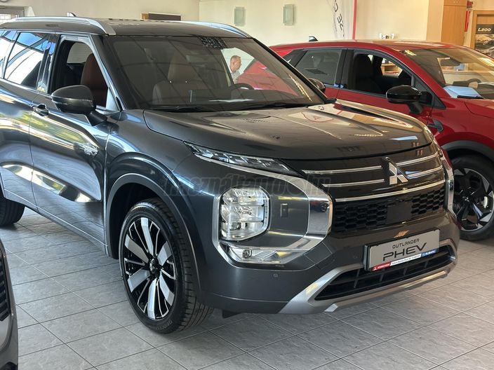 MITSUBISHI OUTLANDER 2.4 PHEV Instyle Premium 4WD CVT