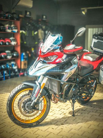 QJMOTOR SRT 900 SX