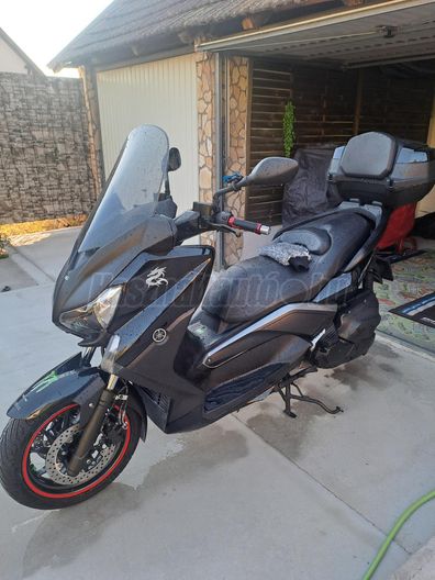 YAMAHA X-MAX 400