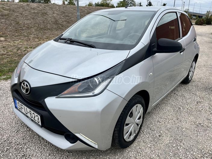 TOYOTA AYGO 1.0 x+comfort plus