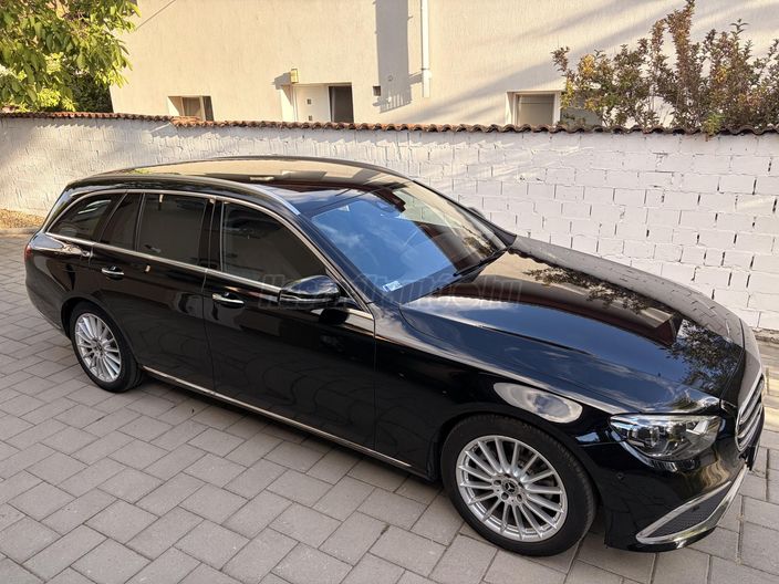 MERCEDES-BENZ E 220 d T 9G-TRONIC