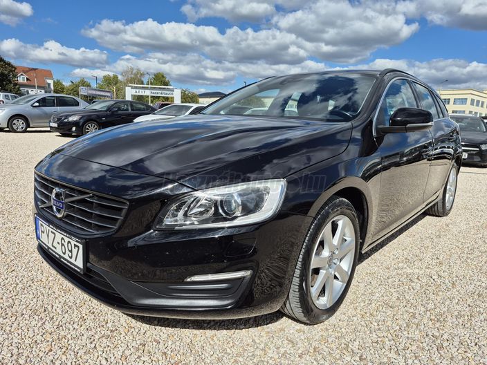 VOLVO V60 2.0 D [D3] Momentum Geartronic