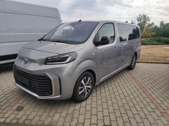 TOYOTA PROACE 2.2 D-4D Business Comfort - L2H1 (Automata) (9 személyes )