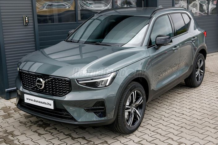 VOLVO XC40 2.0 [B3] MHEV Plus Dark DCT