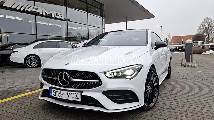MERCEDES-BENZ CLA 200 AMG Line Athletic 7G-DCT