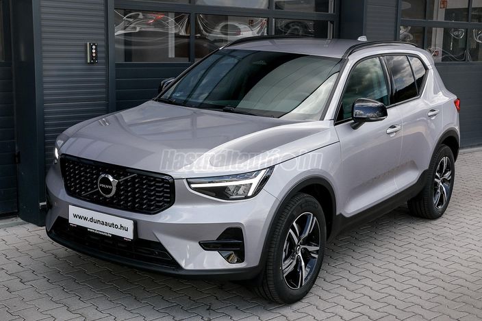 VOLVO XC40 2.0 [B3] MHEV Plus Dark DCT