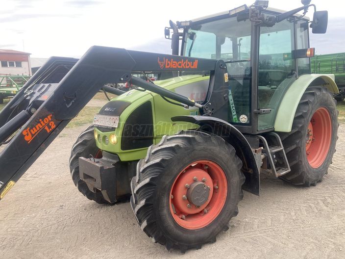 CLAAS Claas Celtis 446 RC (Blackbull Junior 1.2 homlokrakodóval)
